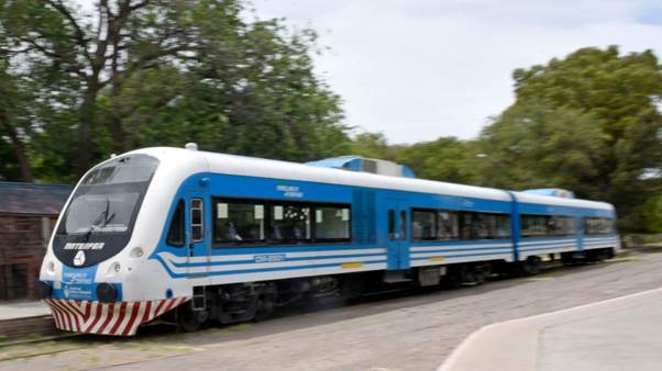 Los viajes del Tren del Valle comenzarán cada día desde las 6 en Plottier. Foto: Florencia Salto. 