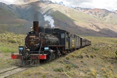 La Trochita comenzó a recorrer los 402 kilómetros de su recorrido el 25 de mayo de 1945