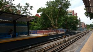 Andén descendente: el acceso inconcluso, prácticamente igual que en agosto.
