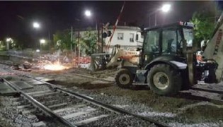 La renovación de vías en el Paso a Nivel Nazca