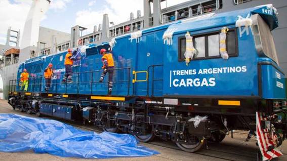 Llegaron dos nuevas locomotoras (Ministerio de Transporte)