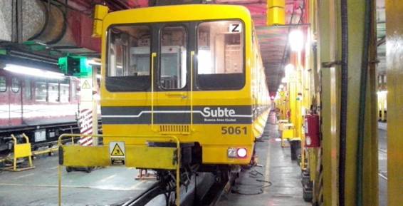 http://enelsubte.com/wp-content/uploads/2014/10/CAF-5000-Z-Rancagua-700x357.jpg
