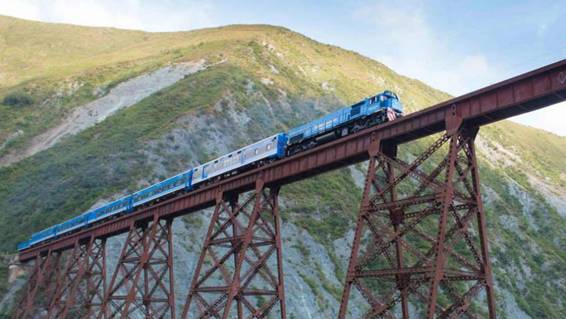 https://img.lagacetasalta.com.ar/fotos/notas/2018/10/02/tren-nubes-uno-mejores-viajes-ferroviarios-mundo-segun-nat-geo-112060-160044.jpg