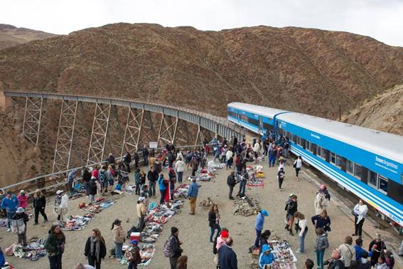 https://d3glgrw24fnm6k.cloudfront.net/wp-content/uploads/2019/07/Tren-de-las-nubes-1-2-1024x683.jpg