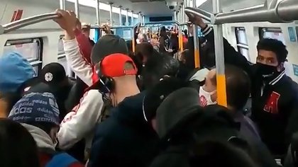 Los vagones de trenes aglomerados