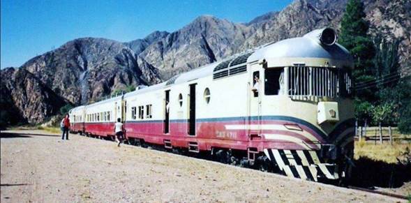 https://images.clarin.com/2021/04/11/el-tren-trasandino-un-titan____If8bLAj2_1256x620__1.jpg