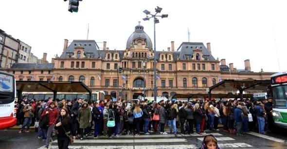 http://www.rieles.com/front/wp-content/uploads/CONSTITUCION3-692x360.jpg
