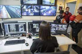 Los brigadistas del subte: las impensadas tareas que cumplen y los pasajeros  no conocen - LA NACION