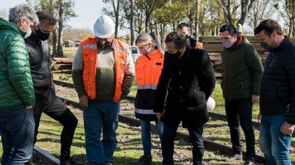 http://www.rieles.com/front/wp-content/uploads/con-el-montaje-del-obrador-san-jeronimo-sud-comenzaron-las-obras-adaptar-las-vias-al-futuro-tren-metropolitano.jpg