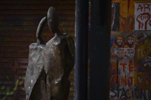 https://www.enelsubte.com/wp-content/uploads/2021/09/santillan-y-kosteki-obras-artisticas-300x200.jpg