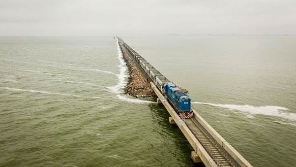 1025_tren